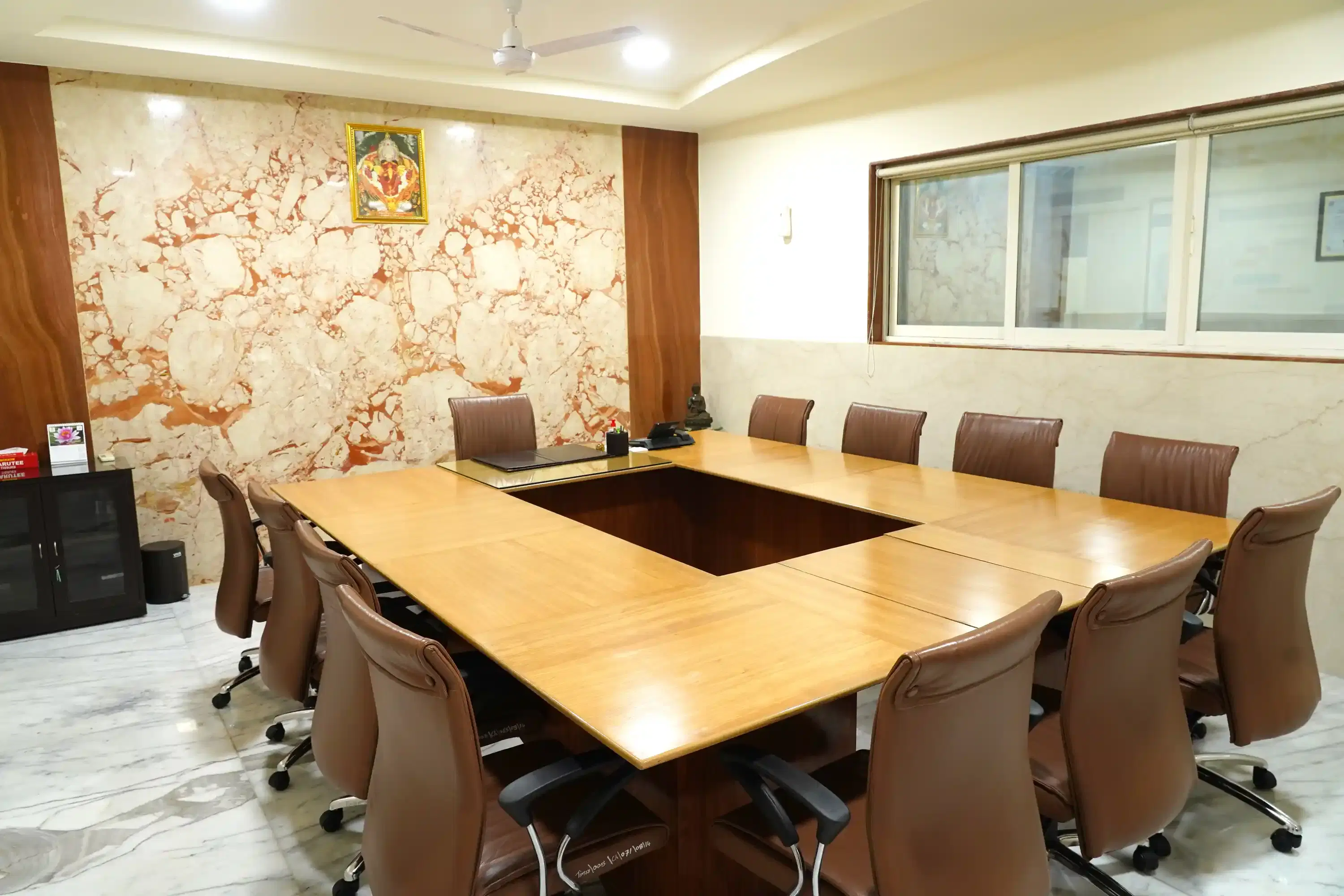 Thakur Global Business School Mumbai Meeting Room photo 1